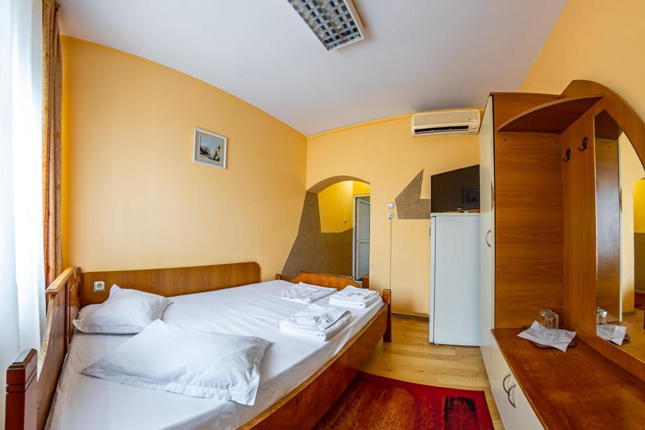Motel Dasiana Târgu Jiu Eksteriør billede